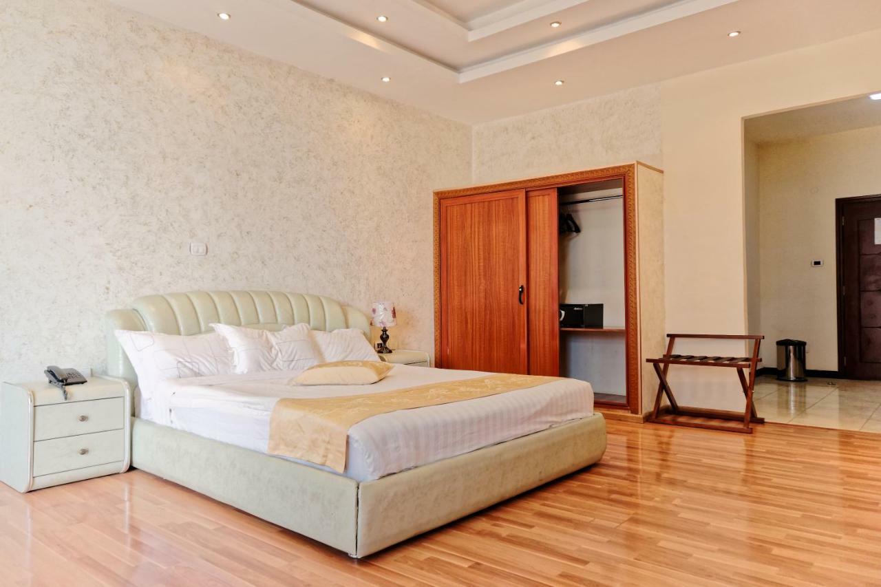 Impress Hotel Adis Abeba Exterior foto