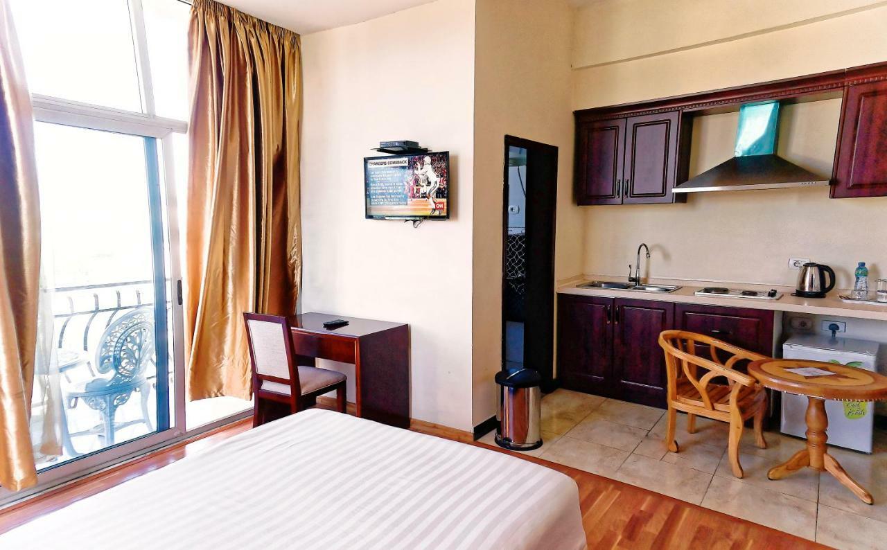 Impress Hotel Adis Abeba Exterior foto